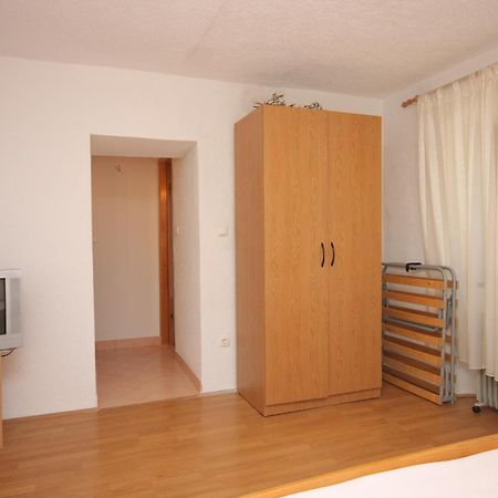 Apartments And Rooms With Parking Space Cunski, Losinj - 2498 Room photo