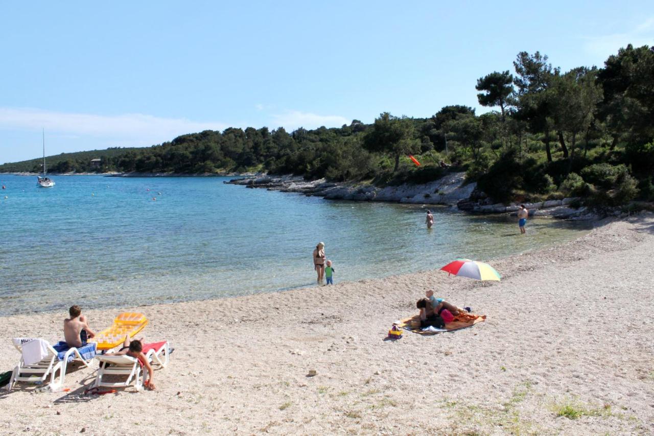 Apartments And Rooms With Parking Space Cunski, Losinj - 2498 Exterior photo